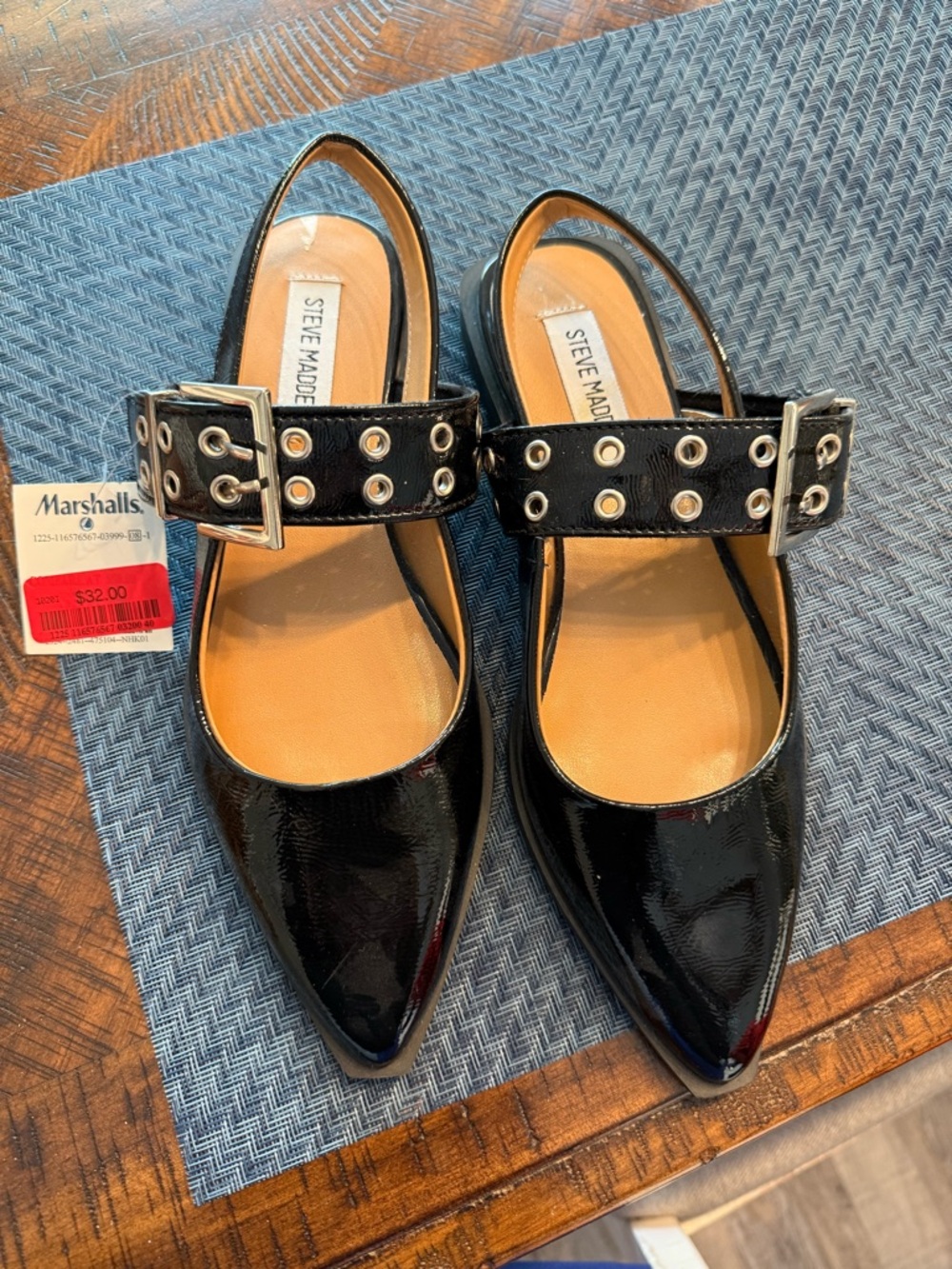 Steve Madden Black Patent Pointed Mary Jane Flats with Grommet Strap Buckle - Picture 1 of 3